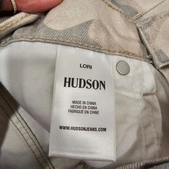 NWOT Hudson Lori Camo Cutoff Shorts Size 27 - Picture 3 of 10